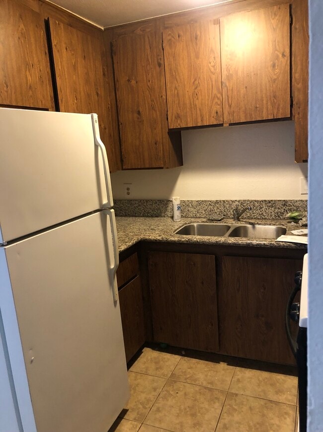 2172 Olive Ave in Long Beach, CA - Building Photo - Building Photo