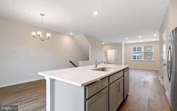 7104 Delegate Pl in Frederick, MD - Building Photo - Building Photo