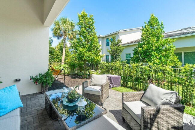 5160 Willow Crk Dr in Westlake, FL - Building Photo - Building Photo