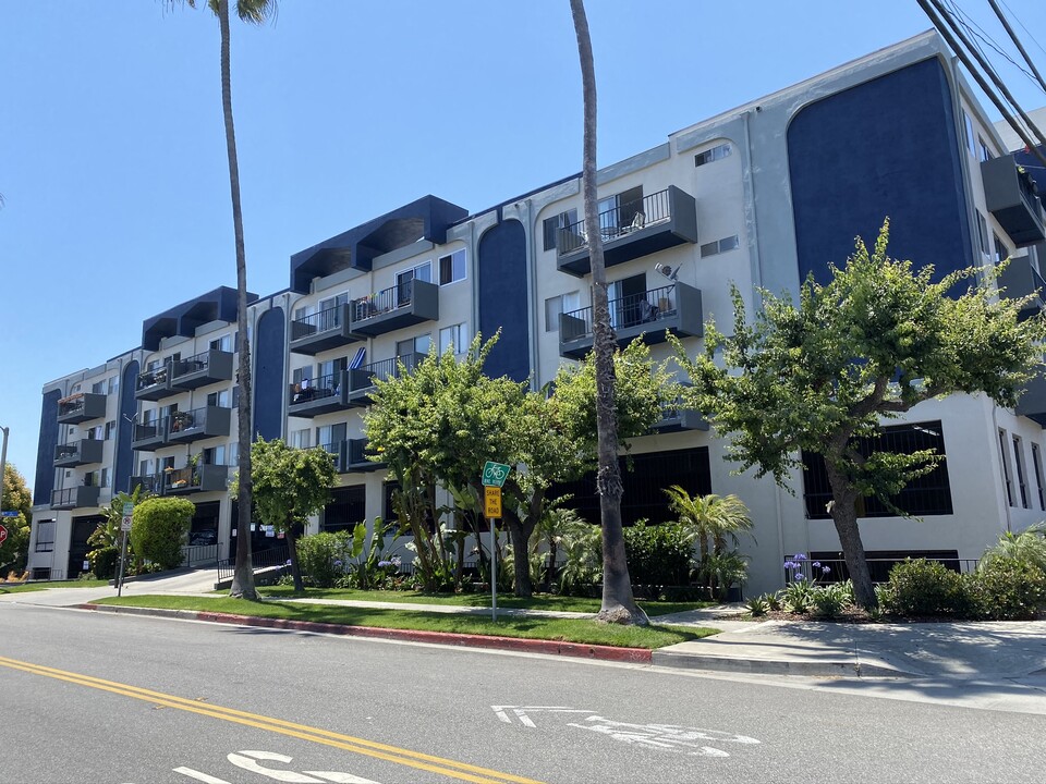 Bay on 6th in Santa Monica, CA - Foto de edificio