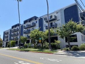 Bay on 6th in Santa Monica, CA - Building Photo - Building Photo