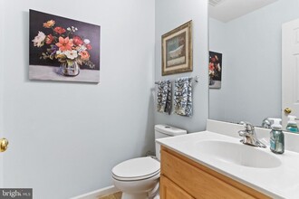 1112 Cross Creek Dr in Mechanicsburg, PA - Building Photo - Building Photo