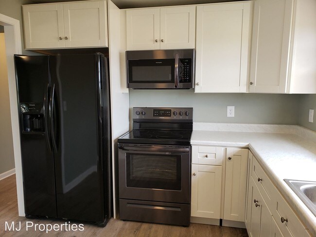 12055 Lawngate Rd in Athens, AL - Building Photo - Building Photo