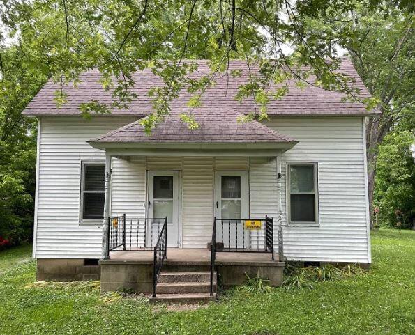 223 Clara St in Golconda, IL - Building Photo