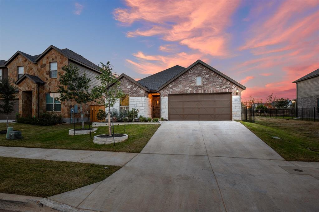 2221 Wooded Run Trl in Andice, TX - Building Photo