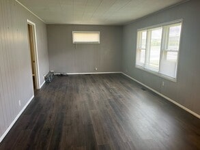 2220 E Market St in Warsaw, IN - Building Photo - Building Photo