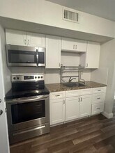 2710 Riverside Dr, Unit 2710 in Coral Springs, FL - Building Photo - Building Photo