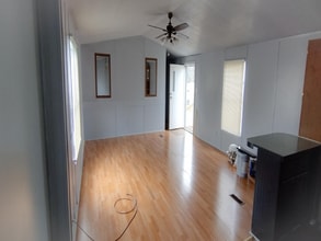 567 County Rd 3376 in Kempner, TX - Building Photo - Building Photo