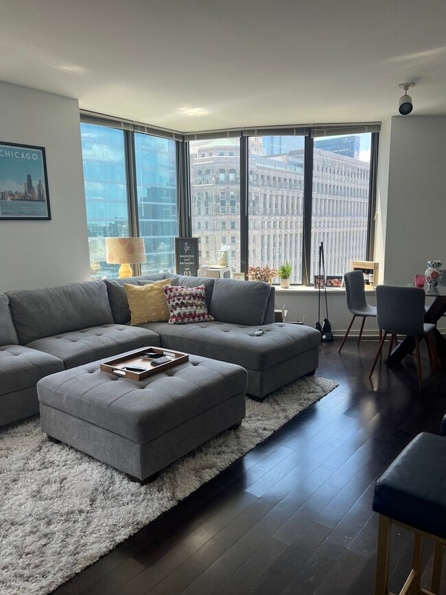 400 N La Salle Dr in Chicago, IL - Building Photo - Building Photo