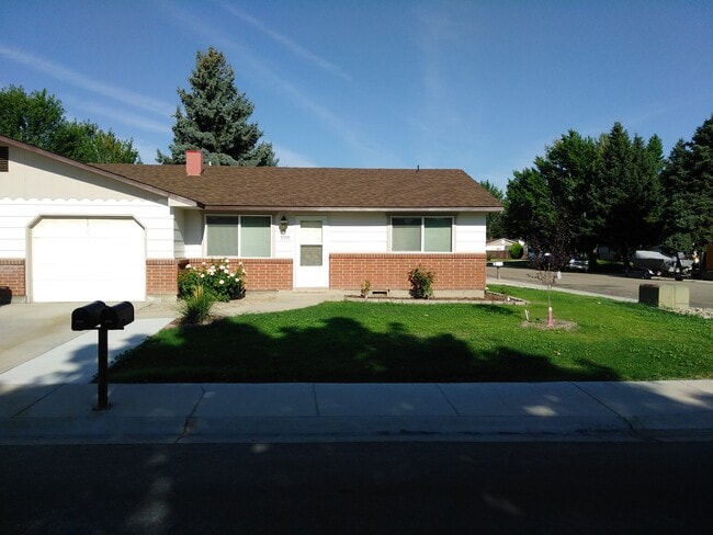 property at 5555 N Millrun Ave
