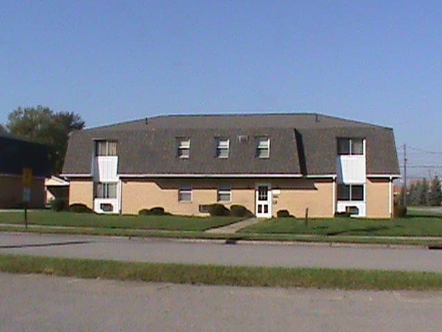 7350 Salinas Trail, Unit 1 in Boardman, OH - Foto de edificio