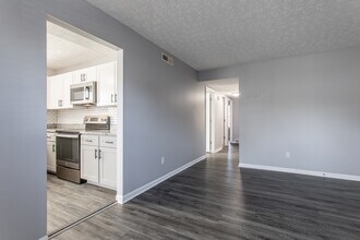 Augusta Square in Fairfield, OH - Foto de edificio - Interior Photo