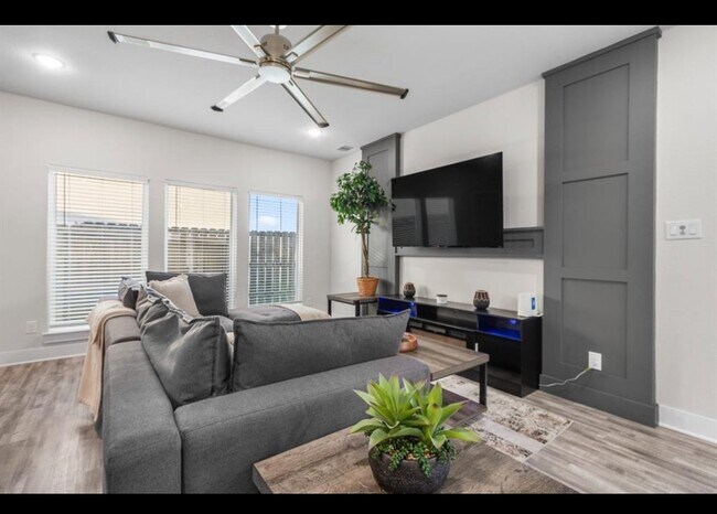 4681 Bellfort Ave in Houston, TX - Building Photo - Building Photo