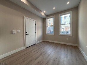 136 Elm St-Unit -101 in Newark, NJ - Building Photo - Building Photo