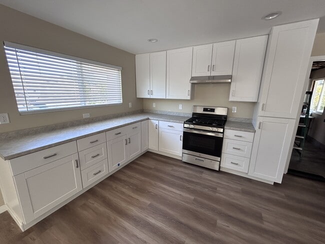 1557 Southwood Dr in San Luis Obispo, CA - Building Photo - Building Photo