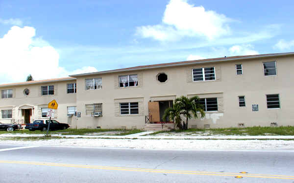 6701 NW 2nd Ave in Miami, FL - Building Photo