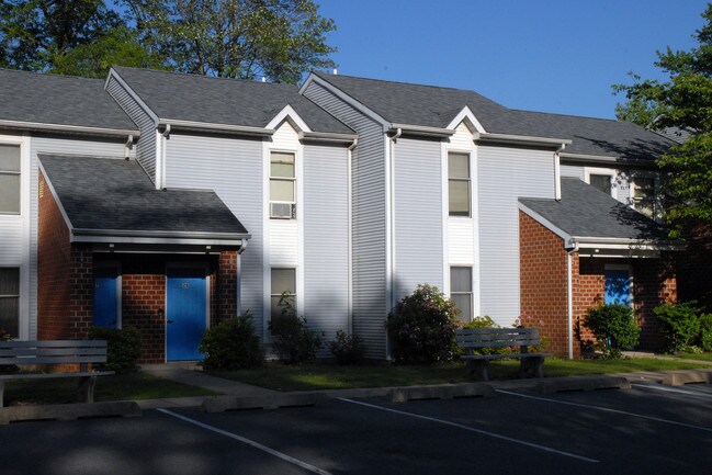 Oak Ridge Estates in Mountain Top, PA - Foto de edificio - Building Photo