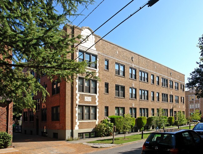 Buckley Apartments in Seattle, WA - Building Photo - Building Photo