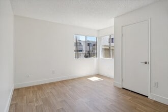 Terre at Creek in Ramona, CA - Building Photo - Building Photo