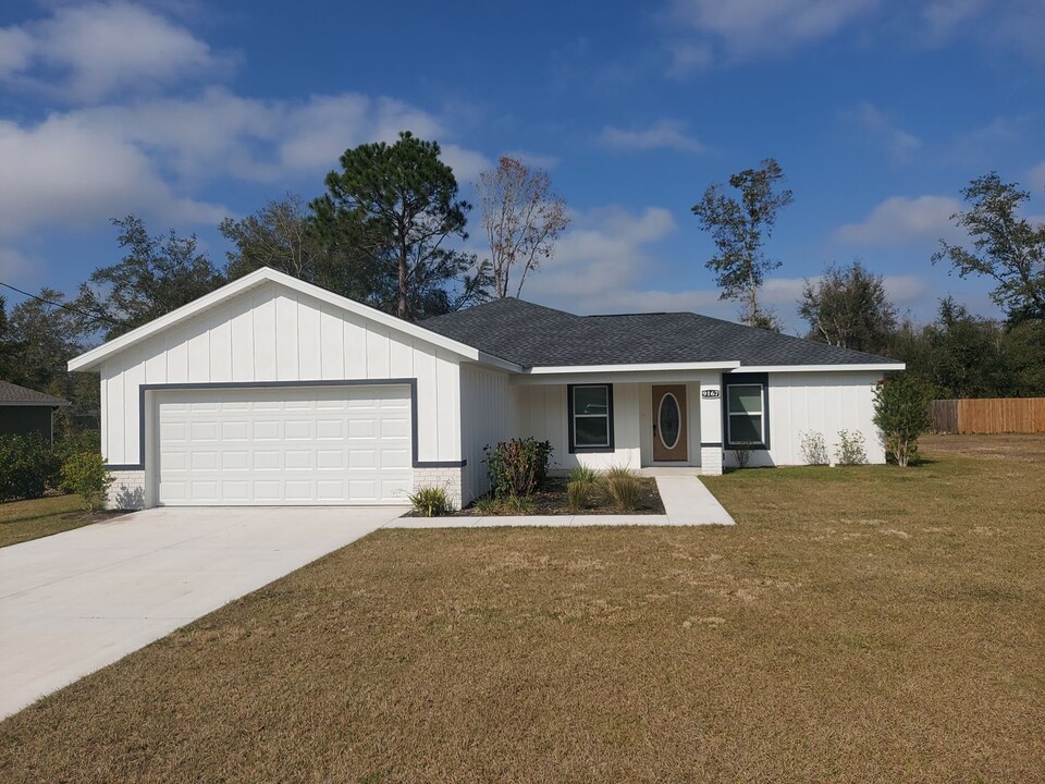 9167 SE 155th Pl in Summerfield, FL - Building Photo