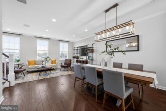 11 Hedley Ln in Hatboro, PA - Building Photo - Building Photo