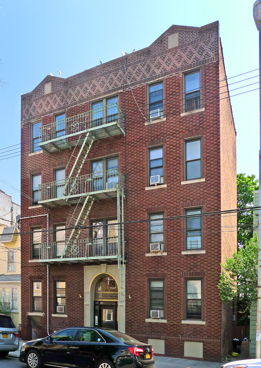 1723 E 15th St in Brooklyn, NY - Building Photo