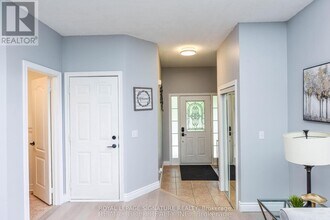 5670 Raleigh St in Mississauga, ON - Building Photo - Building Photo