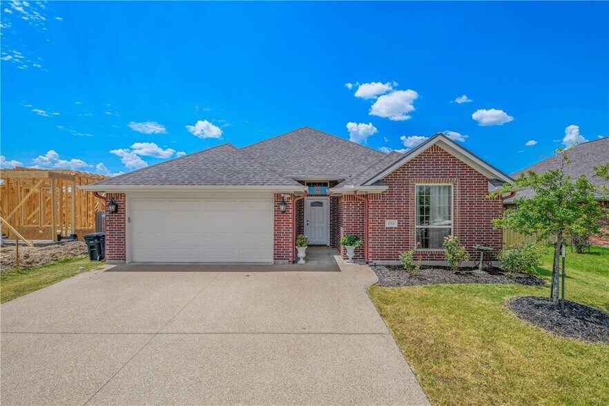 1011 Dove Chase Ln, Unit C2 in College Station, TX - Building Photo