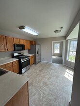 10512 Wylie Ln in Glen Allen, VA - Building Photo - Building Photo