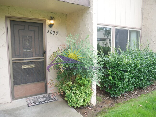 6009 Casa Alegre in Carmichael, CA - Building Photo - Building Photo