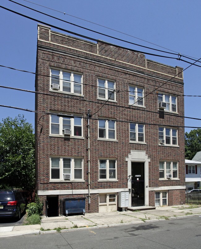 63 Washington Pl in Teaneck, NJ - Building Photo - Building Photo