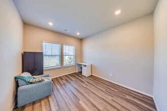 2107 Cherryvale Dr in Tomball, TX - Building Photo - Building Photo