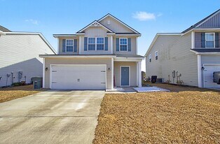 121 Battalion Ln in Hinesville, GA - Building Photo