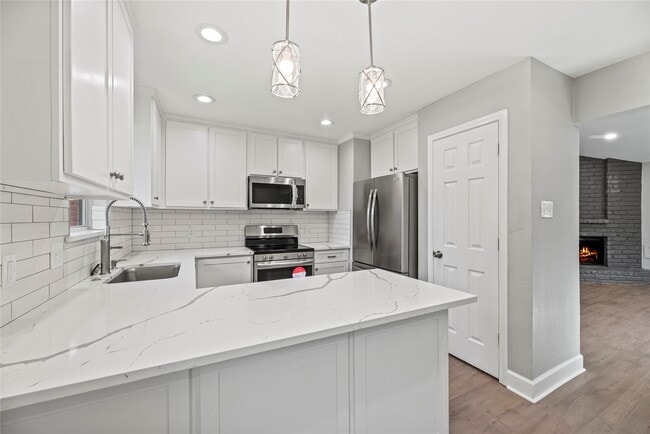 property at 3031 Jenny Dr