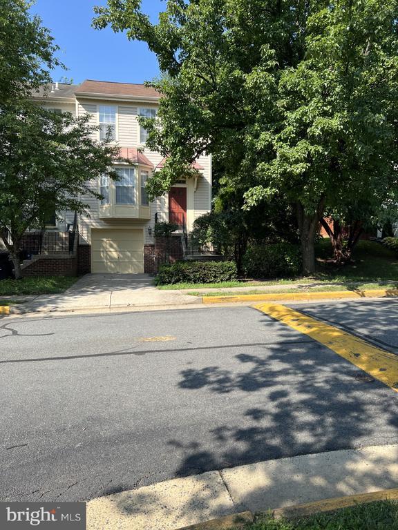 10676 Winfield Loop in Manassas, VA - Building Photo - Building Photo