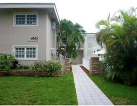 6565 Santona St in Coral Gables, FL - Building Photo