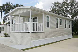 Siesta Bay RV Resort in Ft. Myers, FL - Building Photo - Building Photo