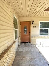 2115 Ridgeway St in Arlington, TX - Building Photo - Building Photo