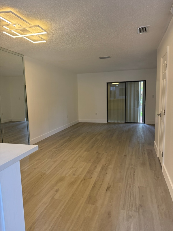 6866 NW 173rd Dr in Hialeah, FL - Building Photo - Building Photo