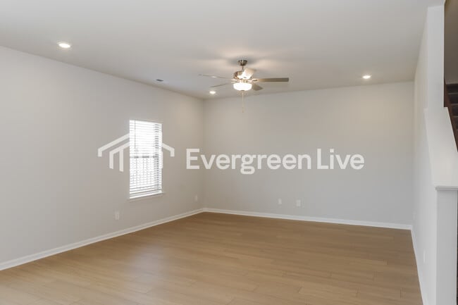 16907 Whispering Pnes Dr in Athens, AL - Building Photo - Building Photo