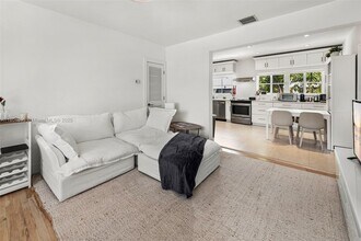 241 28th St in Miami Beach, FL - Building Photo - Building Photo