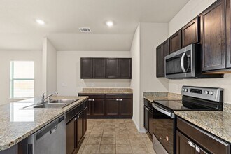 9506 Kensley Rose Dr in Killeen, TX - Building Photo - Building Photo