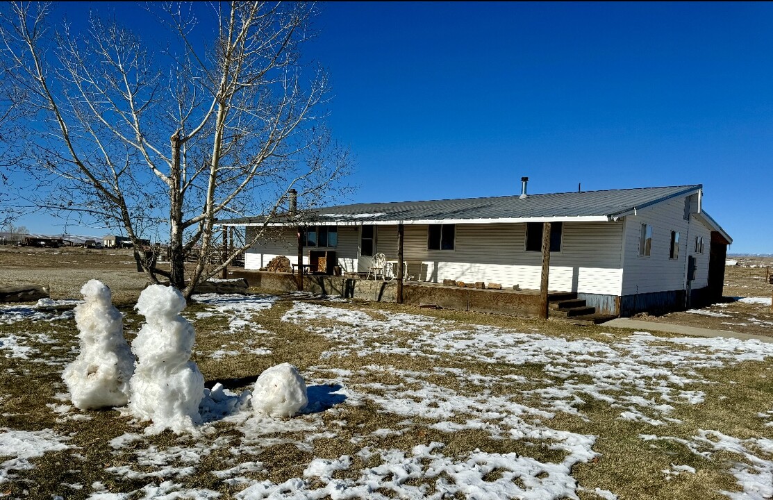 19 Sandy Ln in Boulder, WY - Building Photo