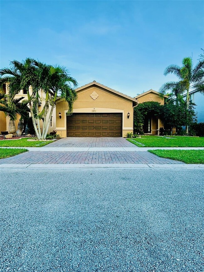 3972 Cascade Terrace in Weston, FL - Building Photo - Building Photo