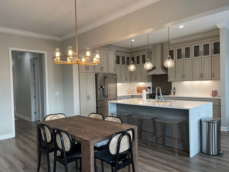 160 Morrow Ave in Trussville, AL - Building Photo