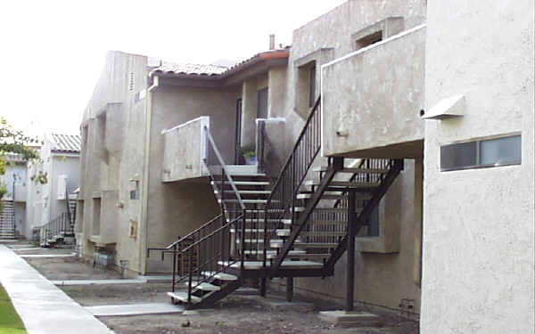 Courtyard Apartments in Garden Grove, CA - Building Photo - Building Photo