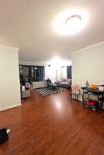 135 Montgomery St in Jersey City, NJ - Foto de edificio - Building Photo