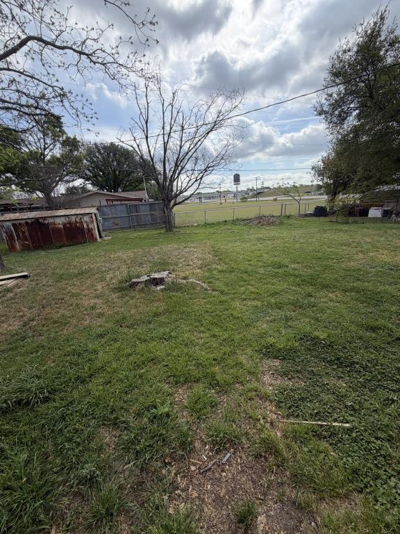 106 N 30th St in Gatesville, TX - Building Photo - Building Photo