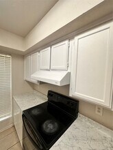 8714 Victorian Village Dr in Houston, TX - Building Photo - Building Photo
