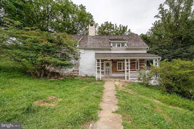 875 Old State Rd in Berwyn, PA - Building Photo - Building Photo
